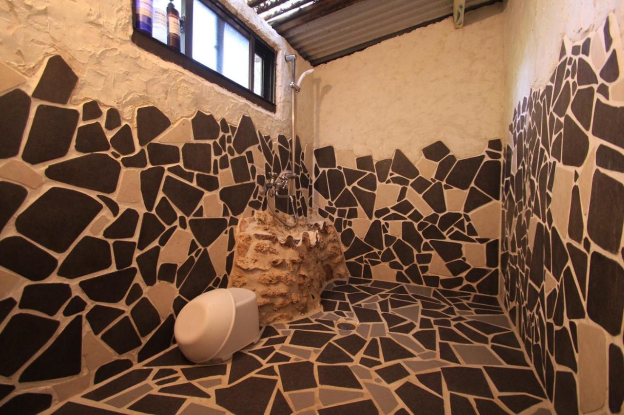 Taketomijima Guesthouse And Je Taime Екстер'єр фото